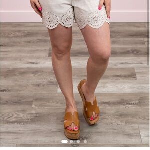 Dex Beige Textured Shorts